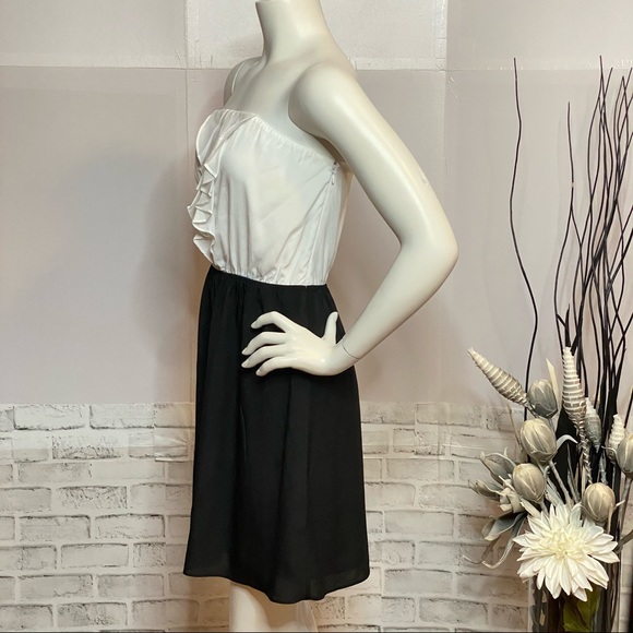 Express Strapless Ruffles Mini Dress **MINT CONDITION** - Picture 1 of 16